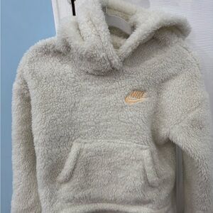 ‼️S O L D‼️ Nike Cream Sherpa Pullover Hoodie Girl size 3-4yrs